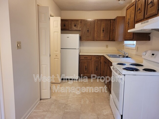 Building Photo - 160 Cardinal Wy