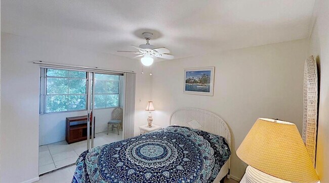 Building Photo - 1200 Colonnades Dr