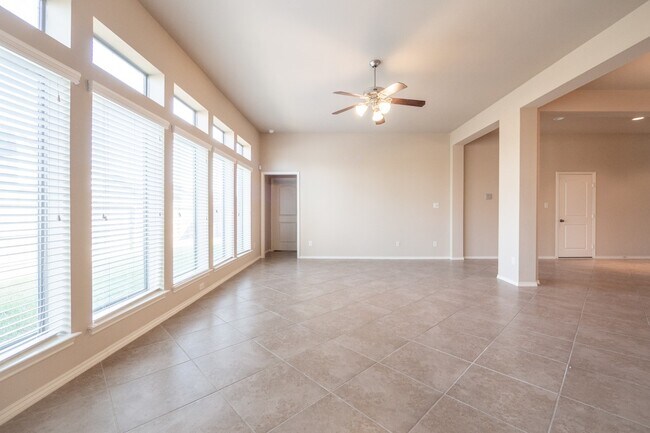 Building Photo - 5211 Belvedere Dr