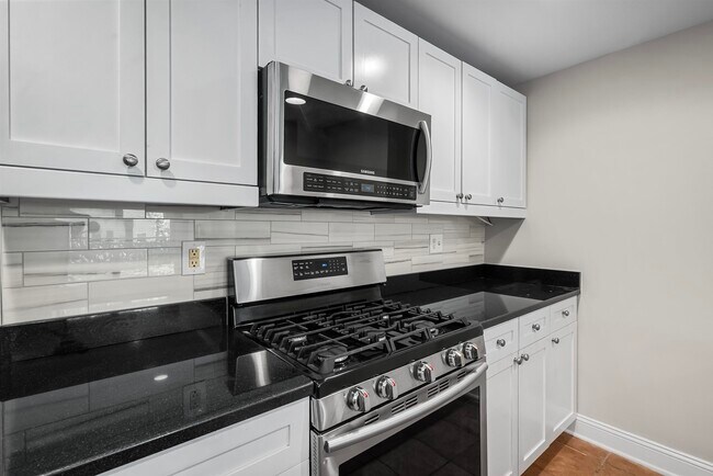 Building Photo - 70 Adams St