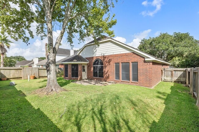 Building Photo - 20815 Whitevine Way