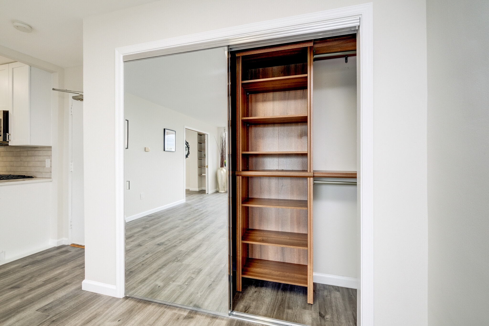 Custom closets with plenty of storage - 4401 Lee Hwy