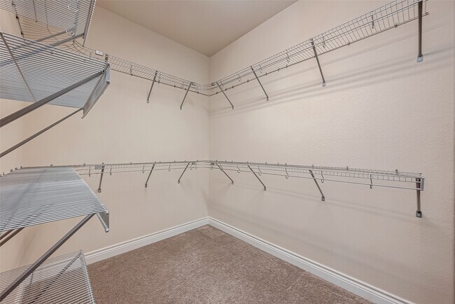 Building Photo - 7710 Eastwood Lake Ln