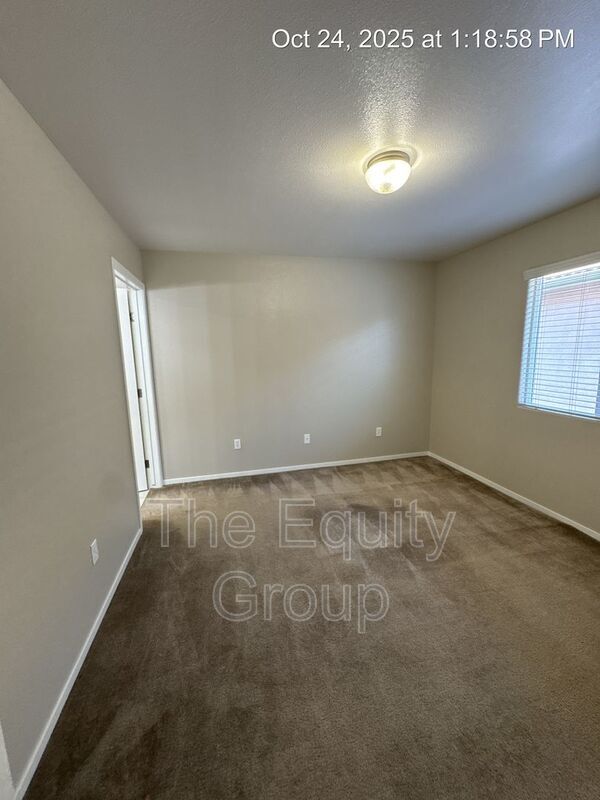Building Photo - 2918 N Terrace St