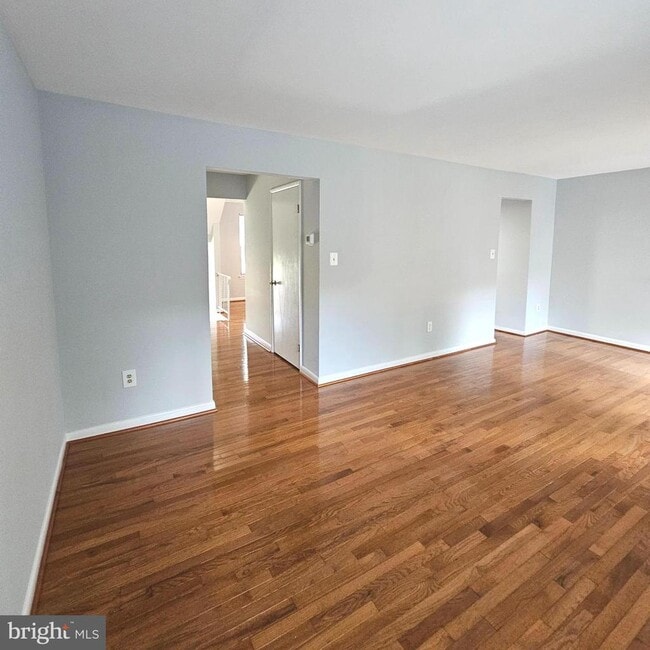 Building Photo - 9657 Lindenbrook St