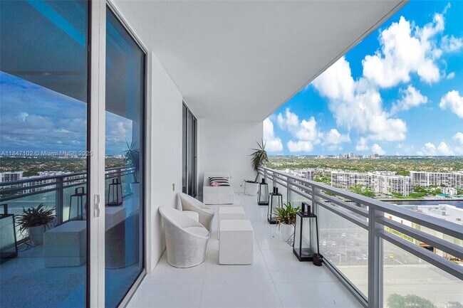 Building Photo - 3535 S Ocean Dr