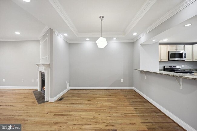 Building Photo - 428 Emerson St NW