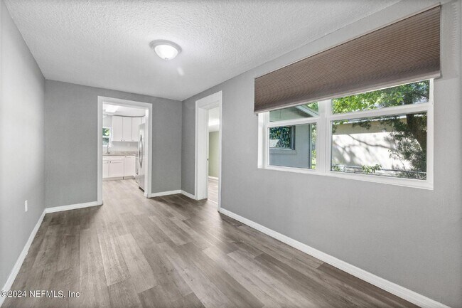 Building Photo - 3Bd Rental Available, Minutes from San Marco!