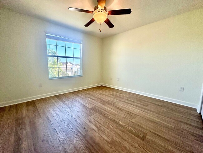 Building Photo - Upscale and modern 5bedroom/2.5bath home i...