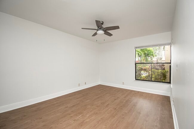 Building Photo - 7794 Villa Nova Dr