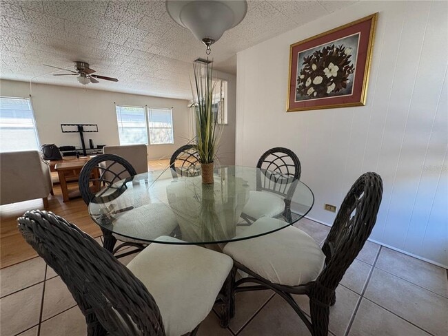 Building Photo - 603 W Club Blvd