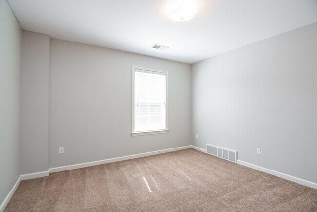 Building Photo - 4902 Longleaf Oak Cove