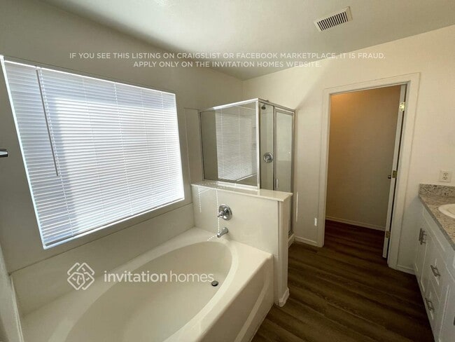 Building Photo - 13446 W Keim Dr