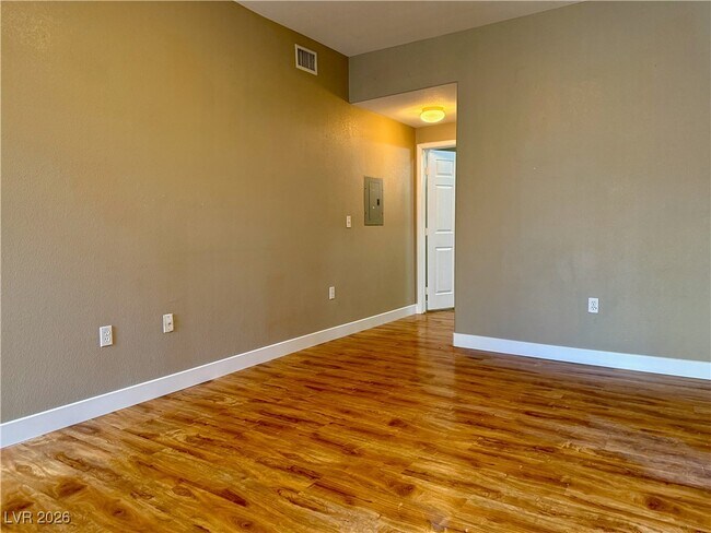 Building Photo - 9303 Gilcrease Ave