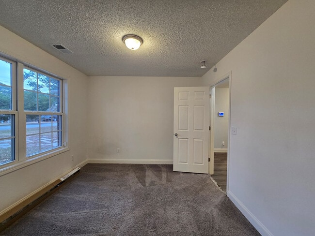 Building Photo - 982 Westfield Ct