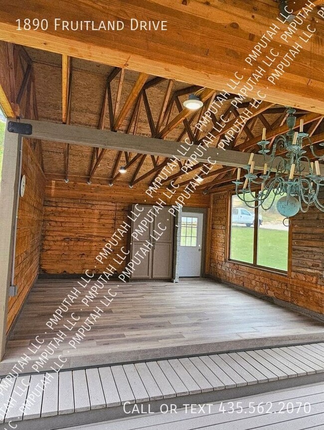 Building Photo - 1890 Fruitland Dr