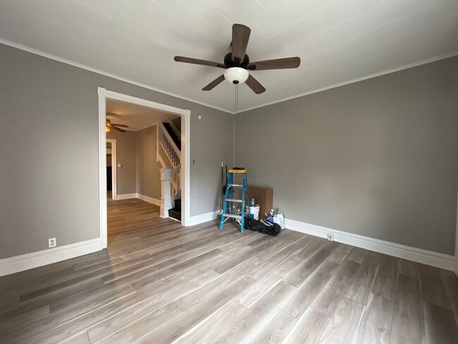 Building Photo - Newly renovated 3-bedroom, 2-bath home in ...