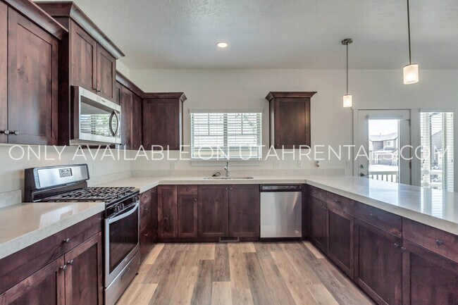 Building Photo - 1692 Aspen Loop