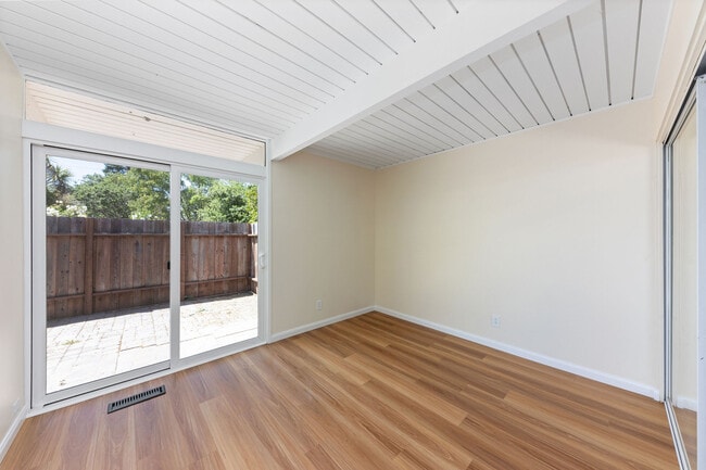 Building Photo - 81 Sotelo Way