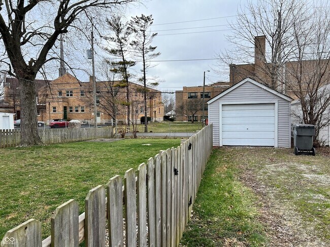 Building Photo - 1328 Wallace Ave