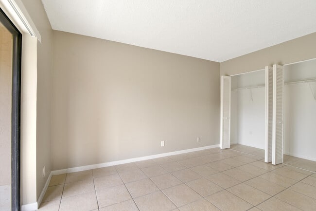 Building Photo - 400 Nottingham Cir