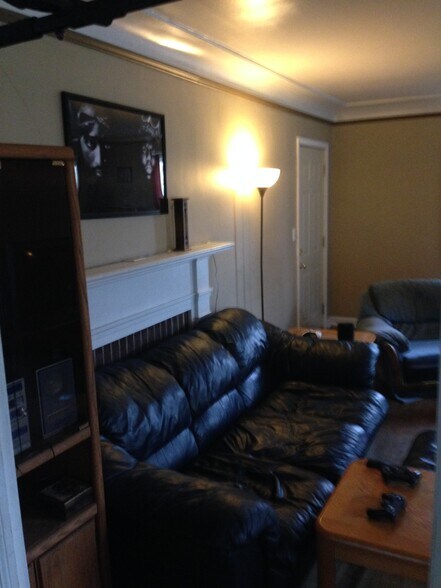 Building Photo - 345 Ramsey St