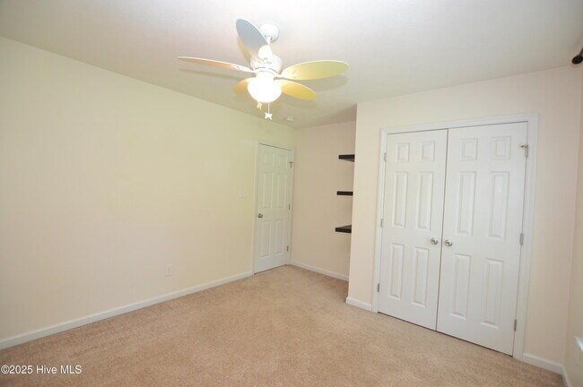 Building Photo - 120 Walnut Hills Dr