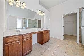 Building Photo - 15 Creekwater Dr
