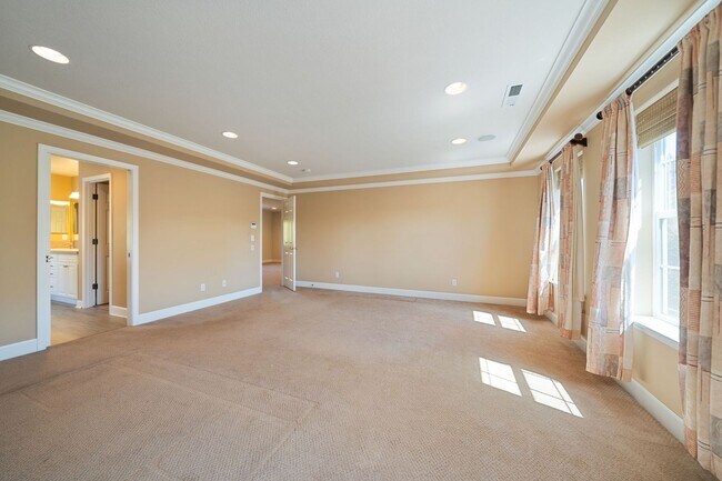 Building Photo - 10657 SW Adele Dr