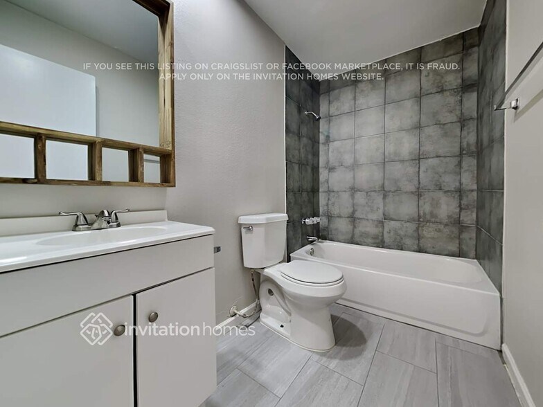 Building Photo - 502 Ivy Way