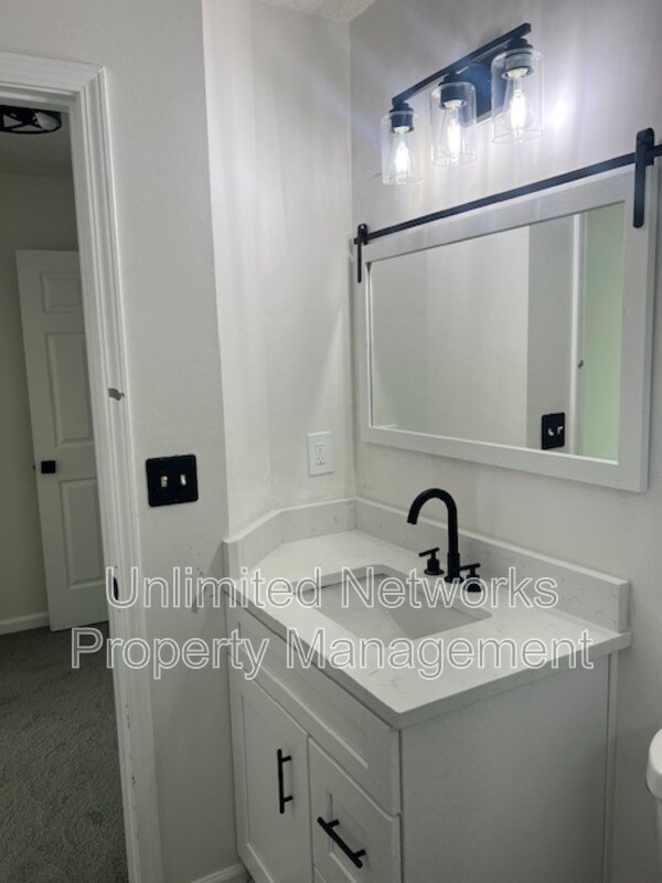 Building Photo - 5895 Terremont Cir