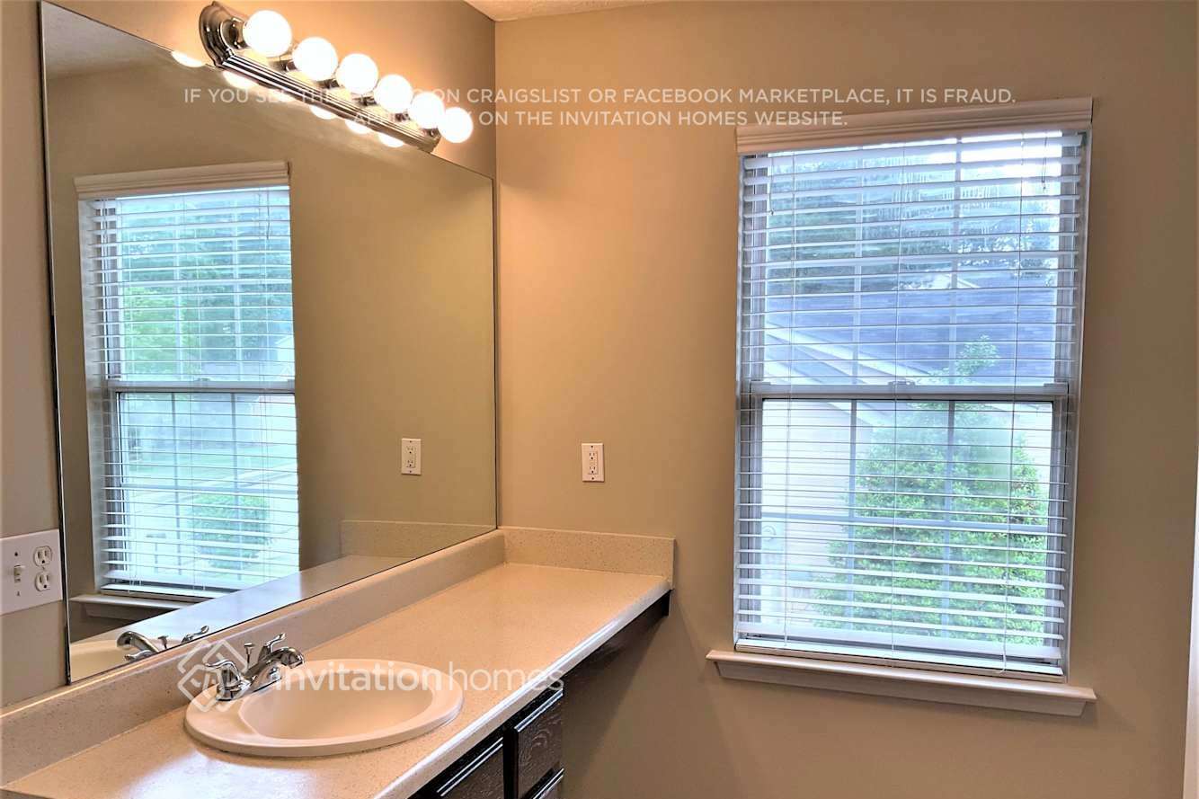 Building Photo - 1127 Eastmill Cove