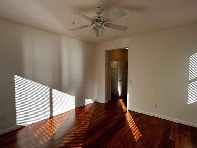 Building Photo - 575 Quindell Way