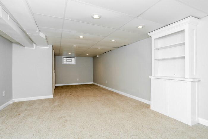 Building Photo - 803 Serben Dr