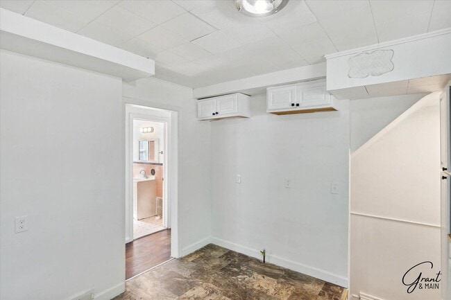 Building Photo - $1,250/month - 3 Bed 1 Bath Single Family Home in Detroit