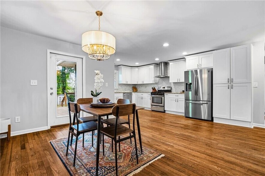 Building Photo - 2670 Woodridge Dr
