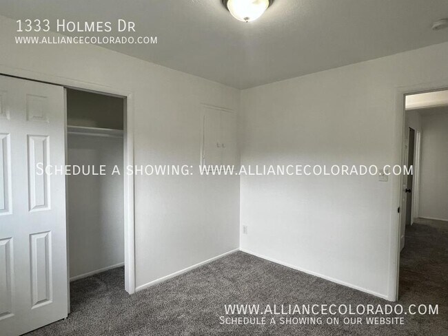 Building Photo - 1333 Holmes Dr