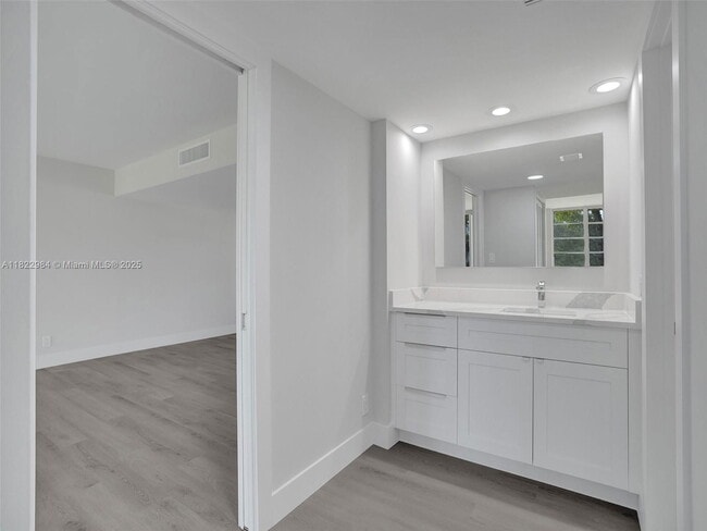 Building Photo - 3700 Oaks Clubhouse Dr