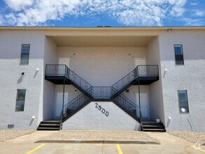 Building Photo - LUXURY LARGE UNIT IN EAST CLOVIS ALL NEW I...