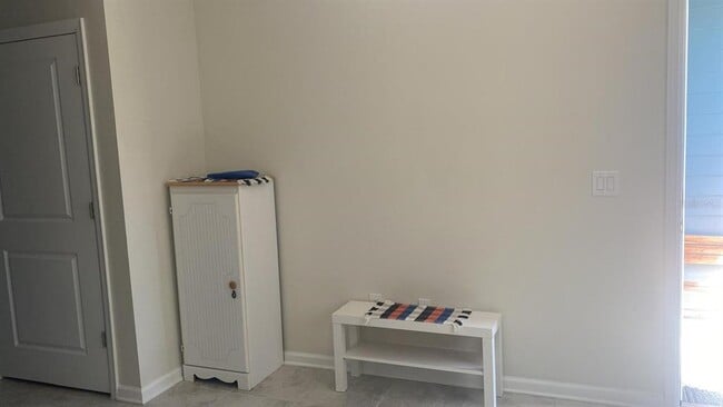 Building Photo - 2058 Live Oak Ridge Rd