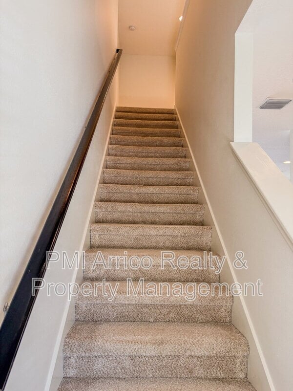 Building Photo - 7079 Woodchase Glen Dr