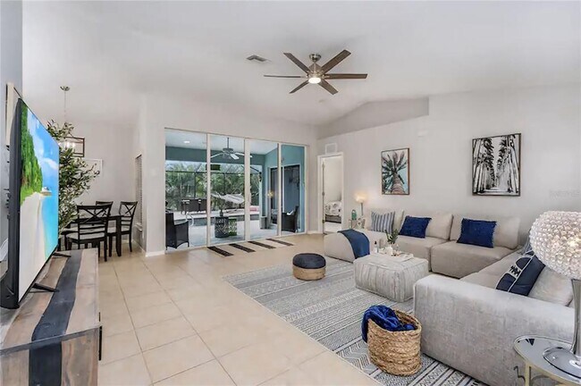 Building Photo - 2705 SW 11th Pl