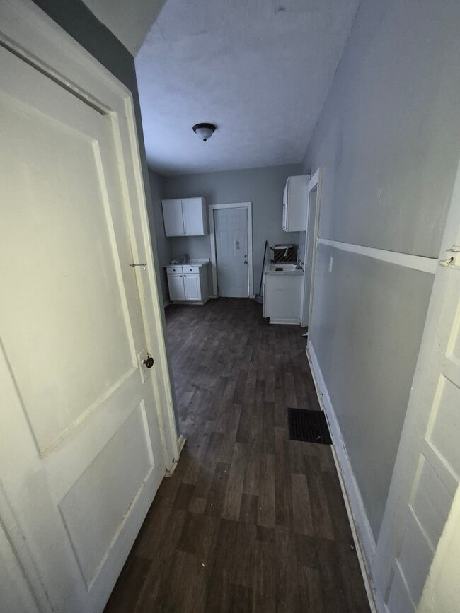 Building Photo - 565 Garfield Pl