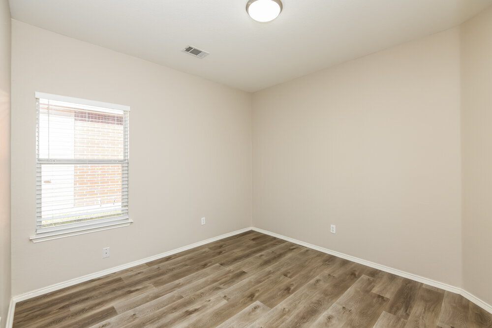 Building Photo - 9909 Amaryllis Ln