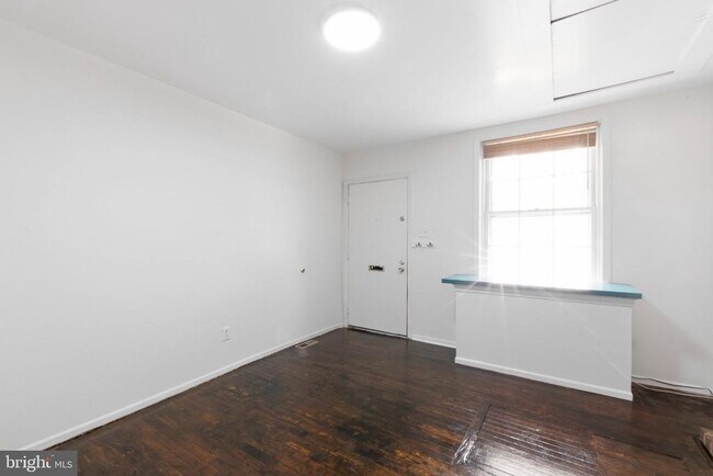 Building Photo - 316 W Wildey St