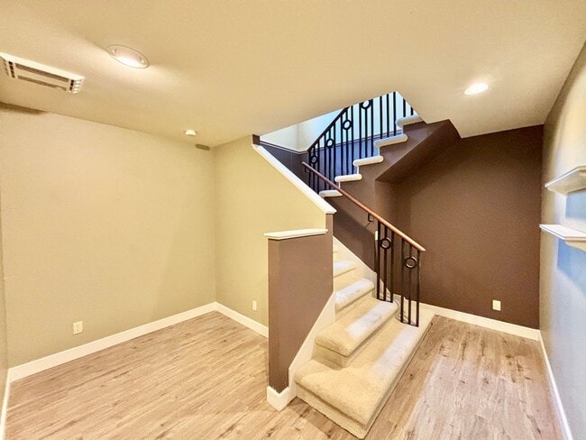 Building Photo - Great Home For Rent