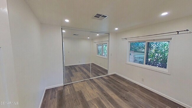 Building Photo - 23 Sherwood Dr