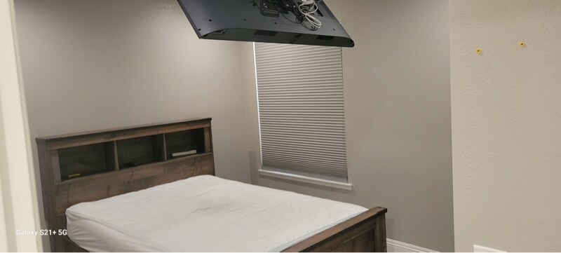 Building Photo - 4233 Fairhaven Ave