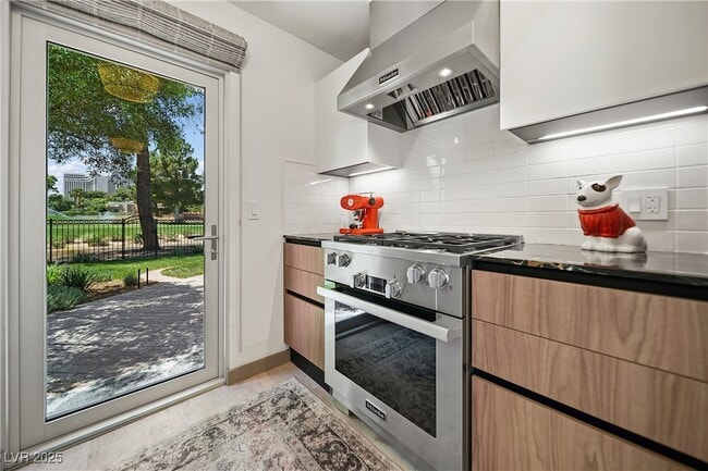Building Photo - 3027 Bel Air Dr
