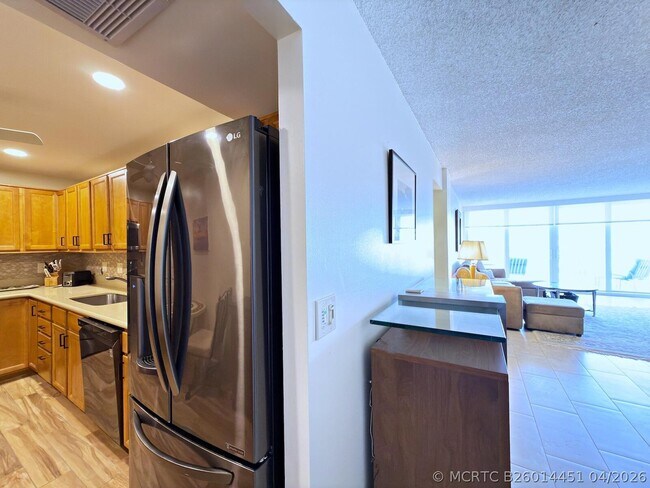 Building Photo - 3546 S Ocean Blvd
